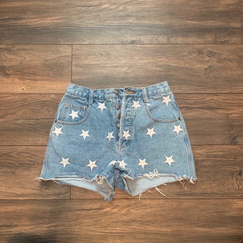 Star high-waisted jean shorts! The shorts are a 9/10 but fits like a 4/6!